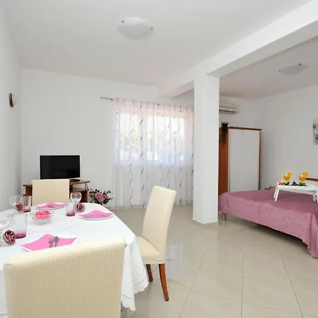 Roza Apartman