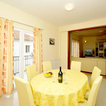 Appartement Roza *